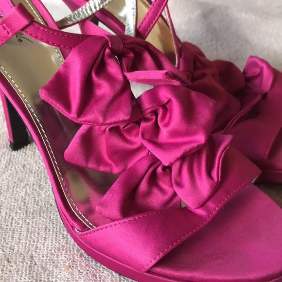 Jacqueline Farrar pink strappy heels with bows - Picture 7 of 9